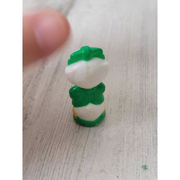 Miniature green outfit Daisy Duck Disney Pixar toy figure - Picture 3 of 5